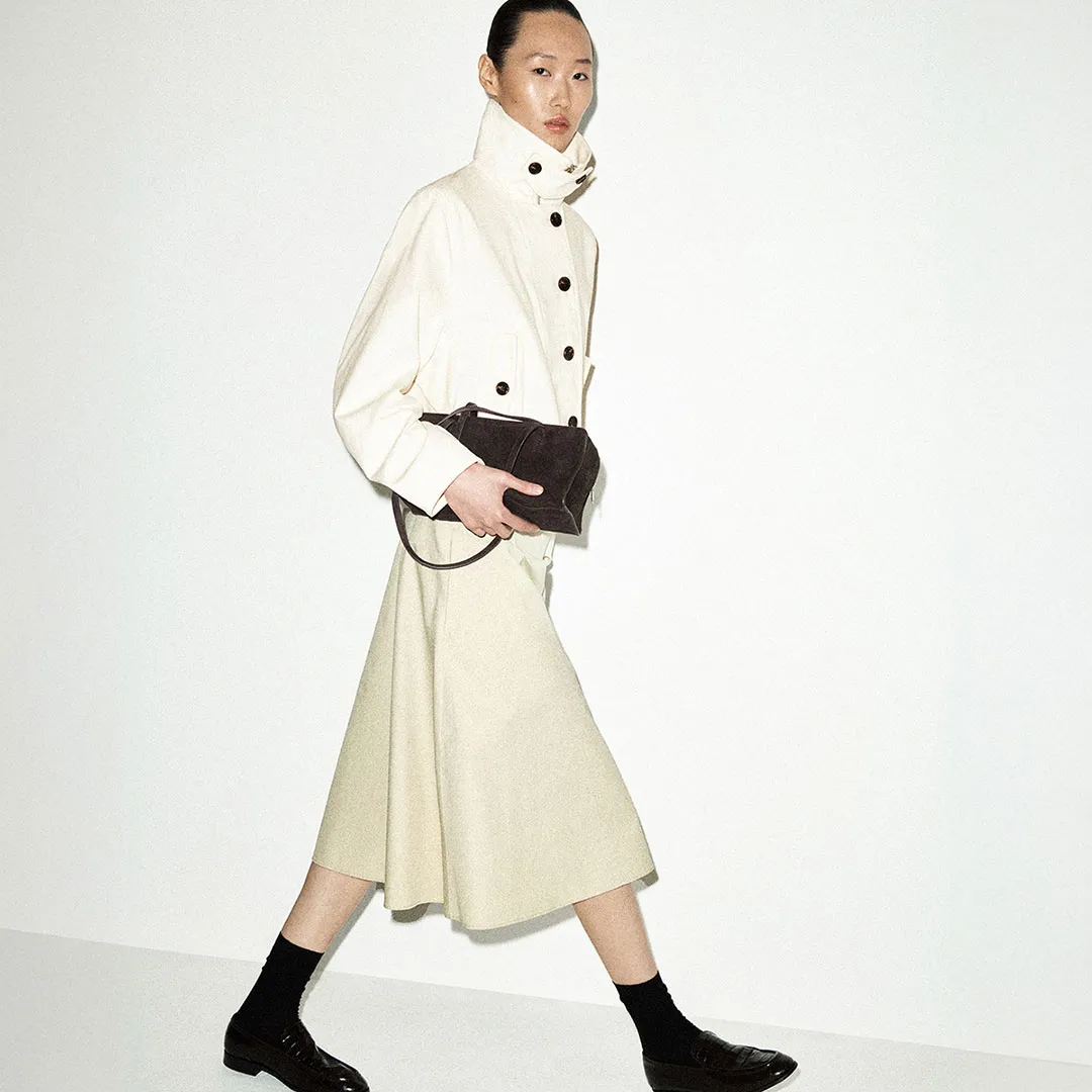 W4-desk1080x1080-APAC-Capsule-WW-01