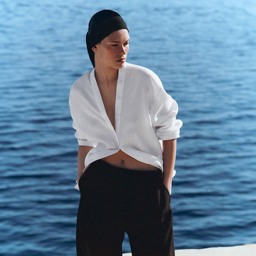 W2desk1080x1080_Beach-Shoot_WW_19